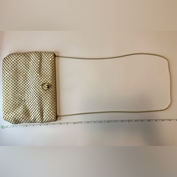 Vintage La Regale Cream Interlocking Beaded Crossbody Glamour Evening Party Bag - Picture 10 of 17